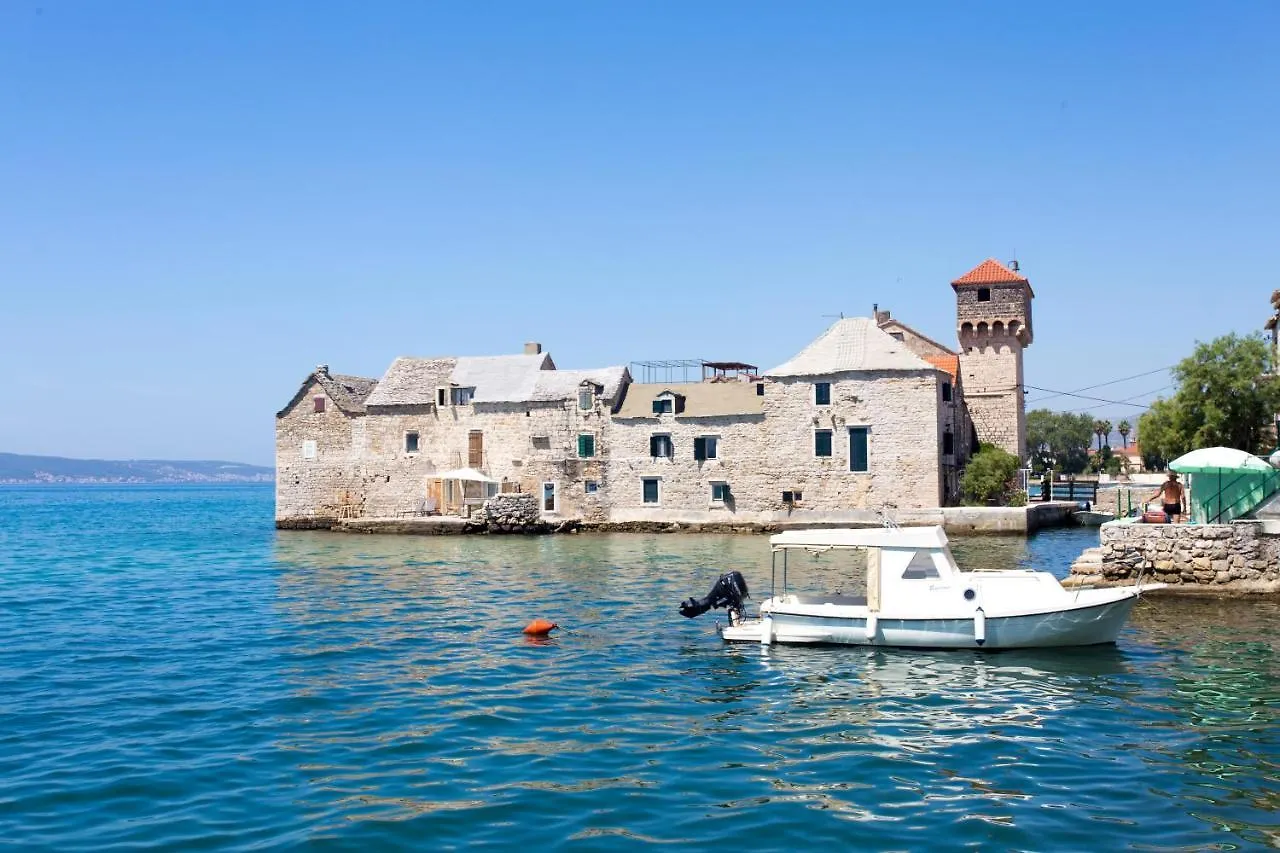 Apartment Studio Nomadic Kastela