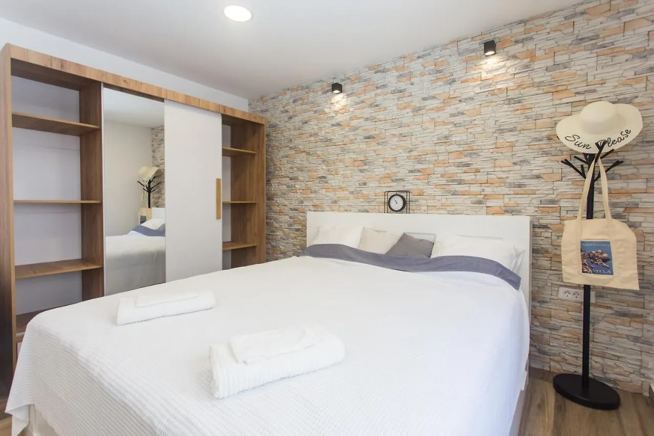 Studio Nomadic Kastela 0*,  Croatia