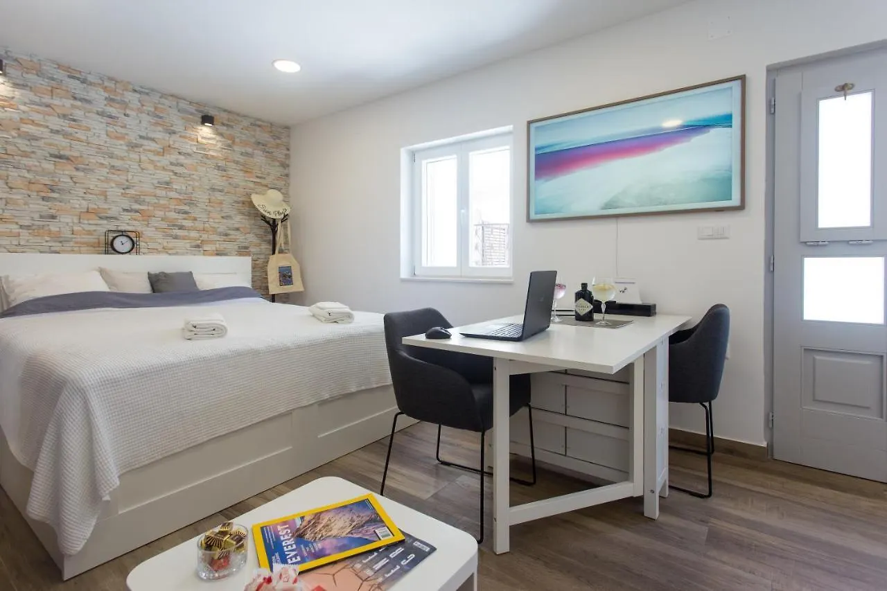 Apartment Studio Nomadic Kastela