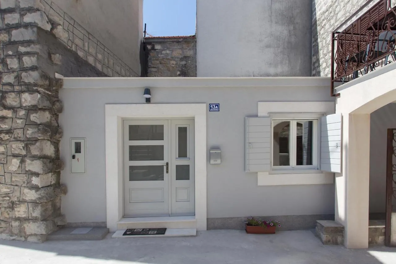 Studio Nomadic Kastela 0*,  Croatia